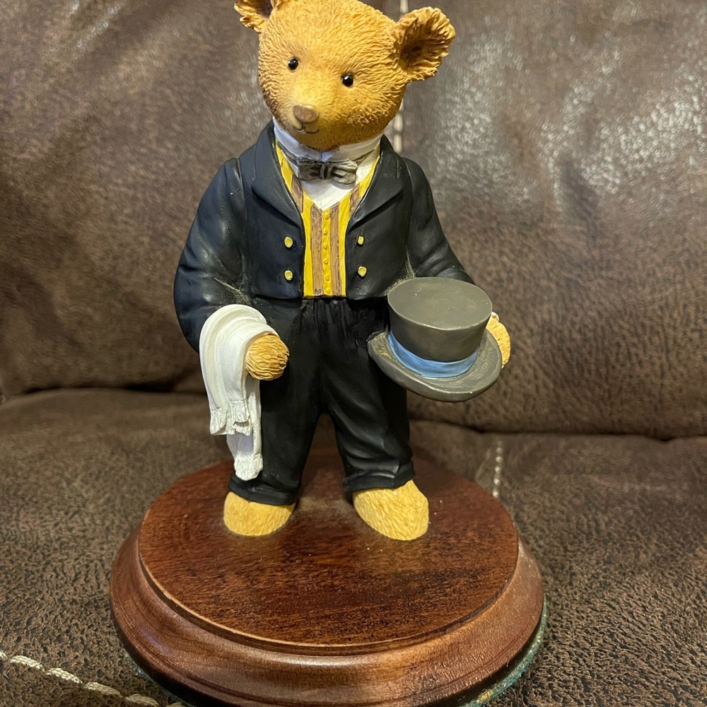 Department 56, The Upstairs Downstairs Bears, Winston, The Footman and Valet